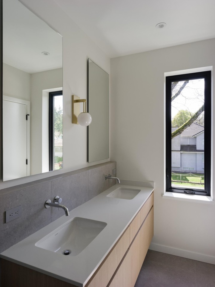 Photo 16 at 893 E 21st Avenue, Fraser VE, Vancouver East