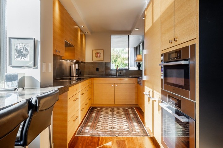 Photo 6 at 301 - 1930 Bellevue Avenue, Ambleside, West Vancouver