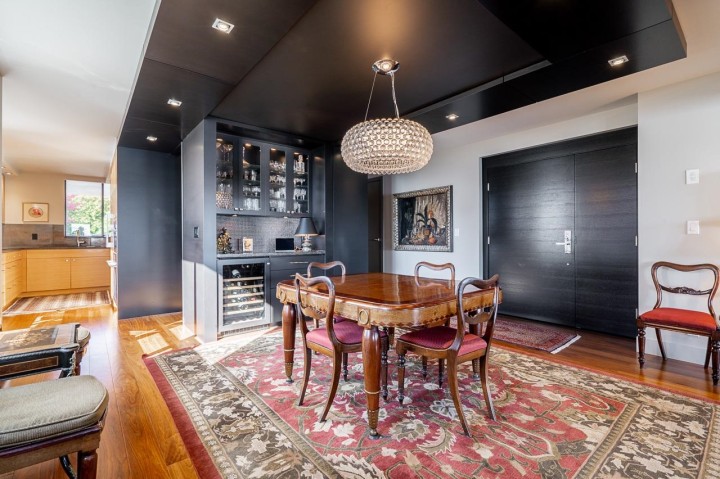 Photo 3 at 301 - 1930 Bellevue Avenue, Ambleside, West Vancouver