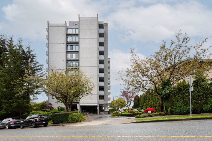 Photo 32 at 301 - 1930 Bellevue Avenue, Ambleside, West Vancouver