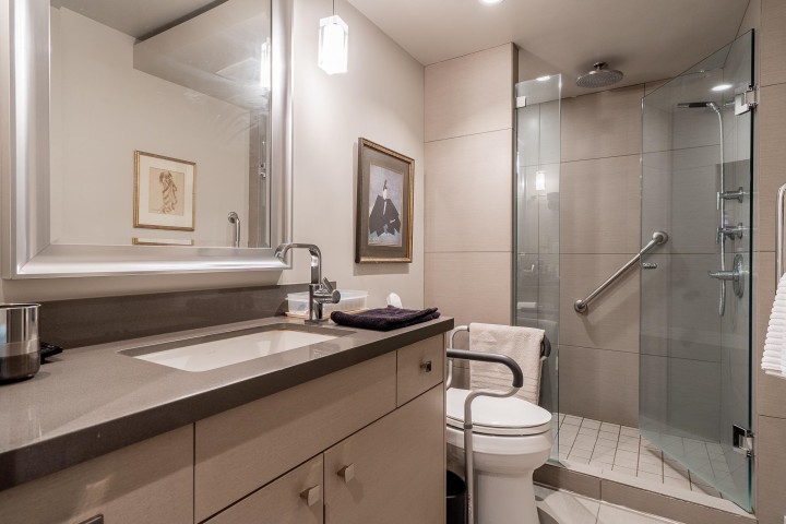 Photo 20 at 301 - 1930 Bellevue Avenue, Ambleside, West Vancouver