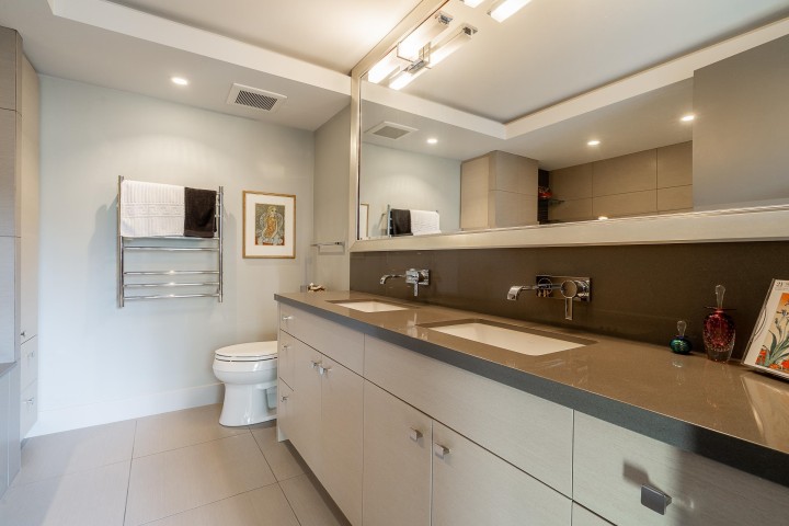 Photo 14 at 301 - 1930 Bellevue Avenue, Ambleside, West Vancouver