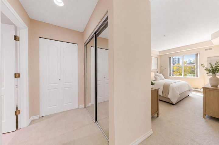 Photo 12 at 302 - 1765 Marine Drive, Ambleside, West Vancouver