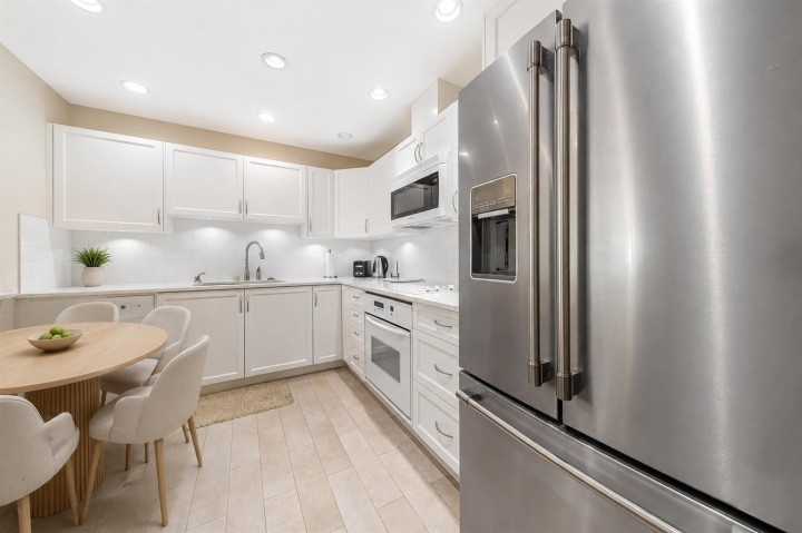 Photo 7 at 302 - 1765 Marine Drive, Ambleside, West Vancouver