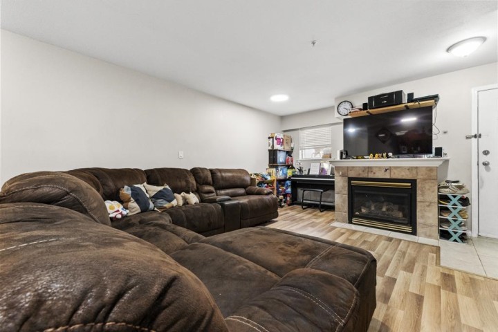 Photo 6 at 203 - 5625 Senlac Street, Killarney VE, Vancouver East