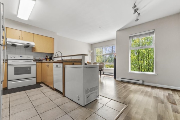 Photo 8 at 203 - 5625 Senlac Street, Killarney VE, Vancouver East