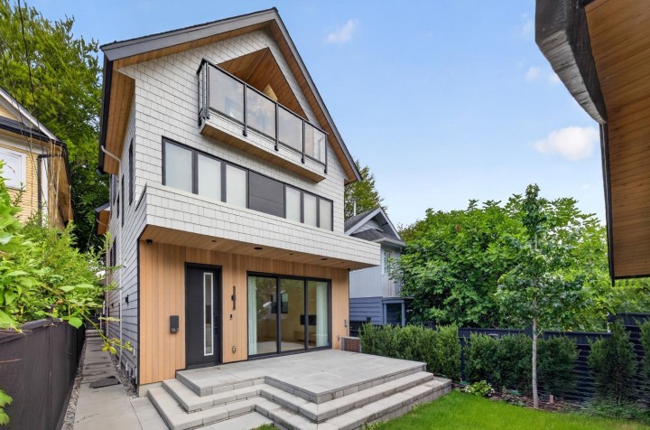 Photo 1 at 2 - 58 E 40th Avenue, Main, Vancouver East