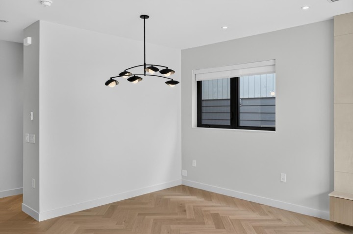 Photo 15 at 2 - 58 E 40th Avenue, Main, Vancouver East