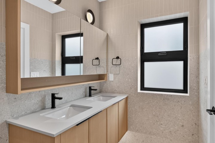 Photo 21 at 2 - 58 E 40th Avenue, Main, Vancouver East