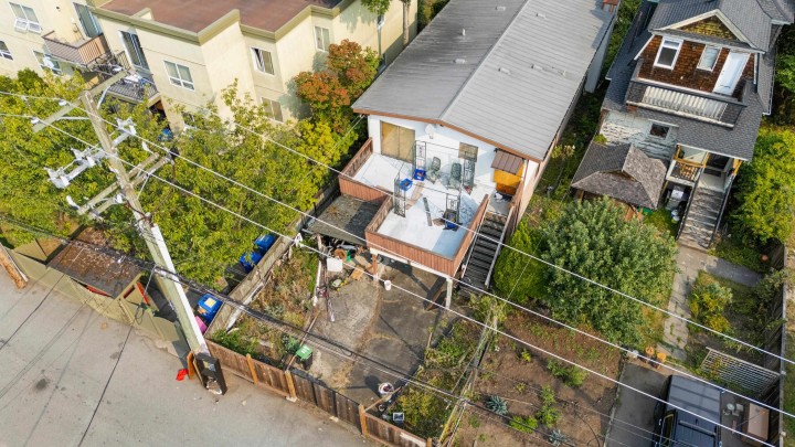 Photo 9 at 1546 Adanac Street, Hastings, Vancouver East