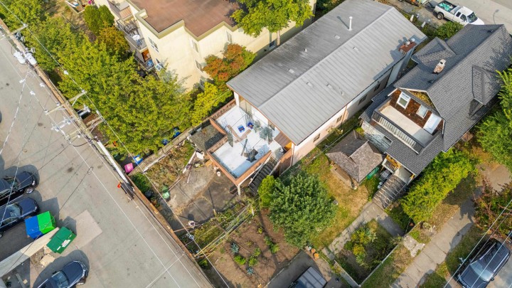 Photo 11 at 1546 Adanac Street, Hastings, Vancouver East