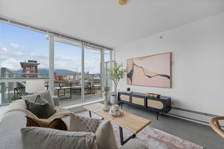 Photo 3 at 807 - 231 E Pender Street, Strathcona, Vancouver East