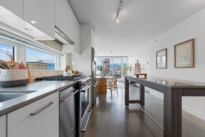 Photo 10 at 807 - 231 E Pender Street, Strathcona, Vancouver East