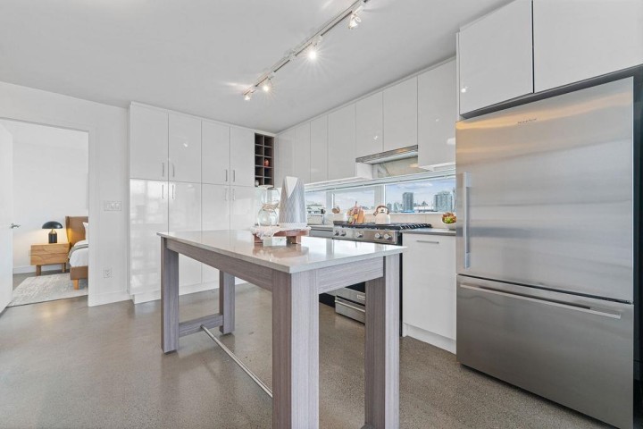 Photo 8 at 807 - 231 E Pender Street, Strathcona, Vancouver East