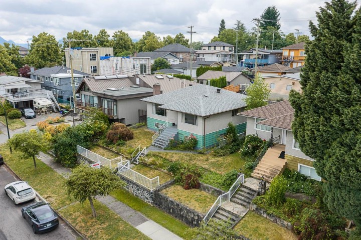 Photo 3 at 5326 Fleming Street, Knight, Vancouver East