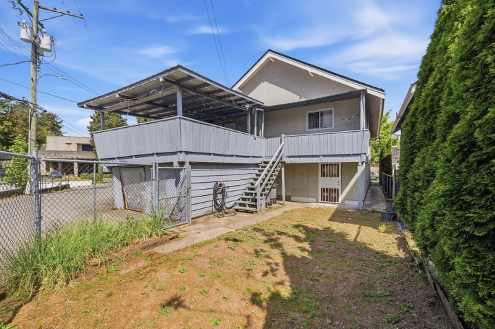 Photo 24 at 1016 E 18th Avenue, Fraser VE, Vancouver East