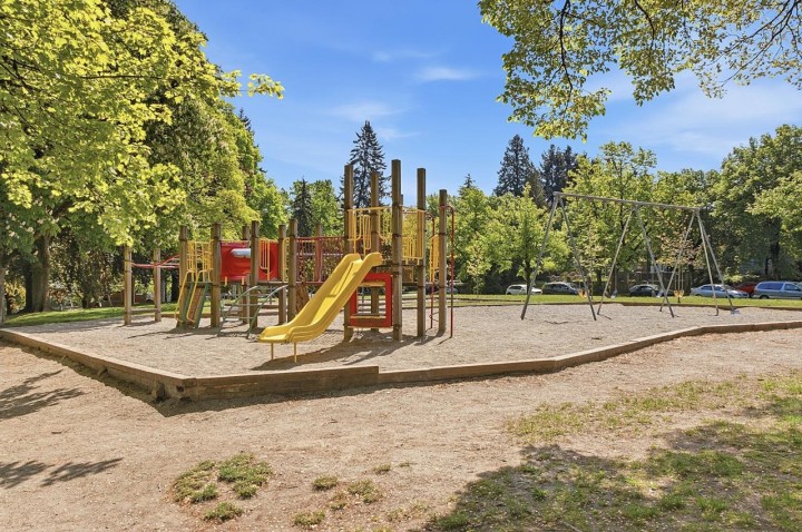 Photo 33 at 1016 E 18th Avenue, Fraser VE, Vancouver East
