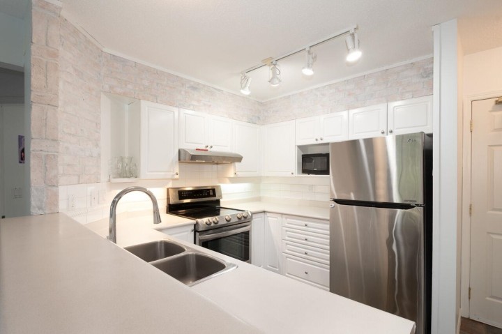 Photo 3 at 104 - 3625 Windcrest Drive, Roche Point, North Vancouver
