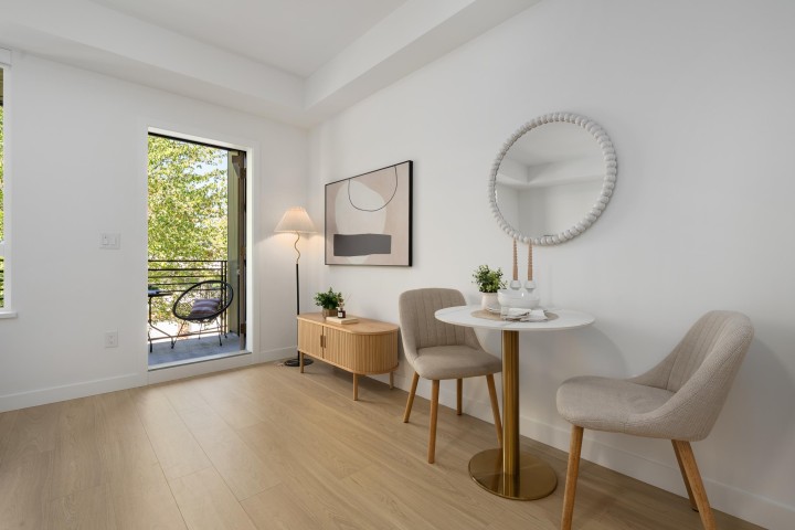 Photo 3 at 306 - 2450 Garden Drive, Grandview Woodland, Vancouver East