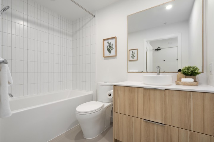 Photo 14 at 306 - 2450 Garden Drive, Grandview Woodland, Vancouver East