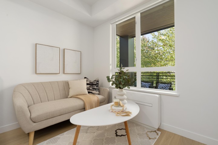 Photo 4 at 306 - 2450 Garden Drive, Grandview Woodland, Vancouver East