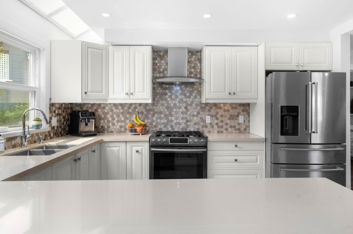 Photo 5 at 4 - 230 W 16th Street, Central Lonsdale, North Vancouver