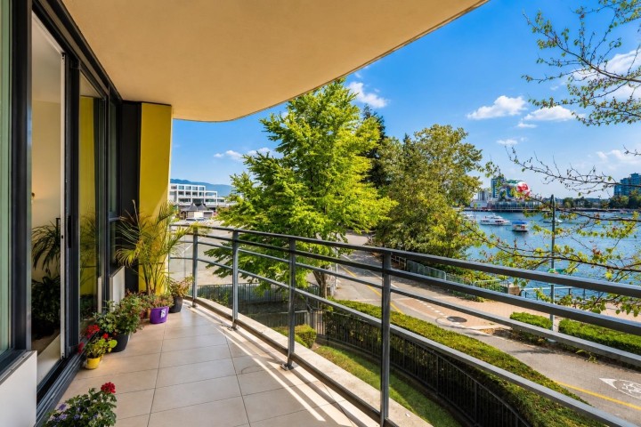 Photo 23 at 200 - 9 Smithe Mews, Yaletown, Vancouver West
