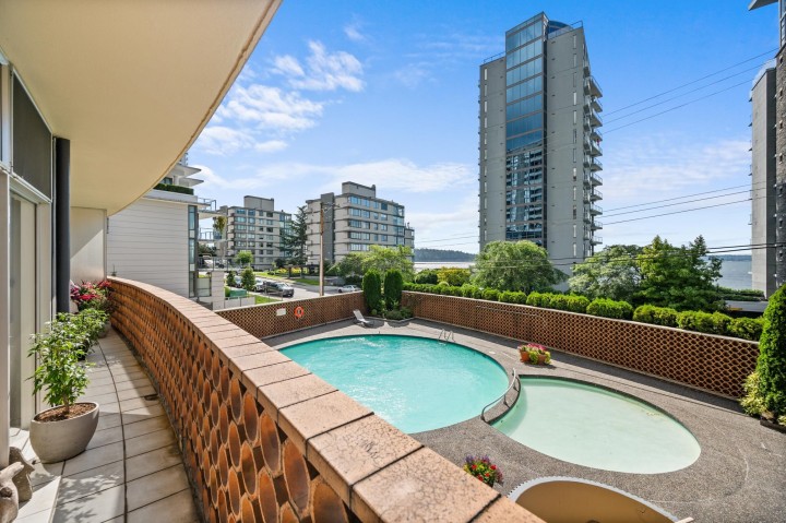 Photo 6 at 102 - 2135 Argyle Avenue, Dundarave, West Vancouver