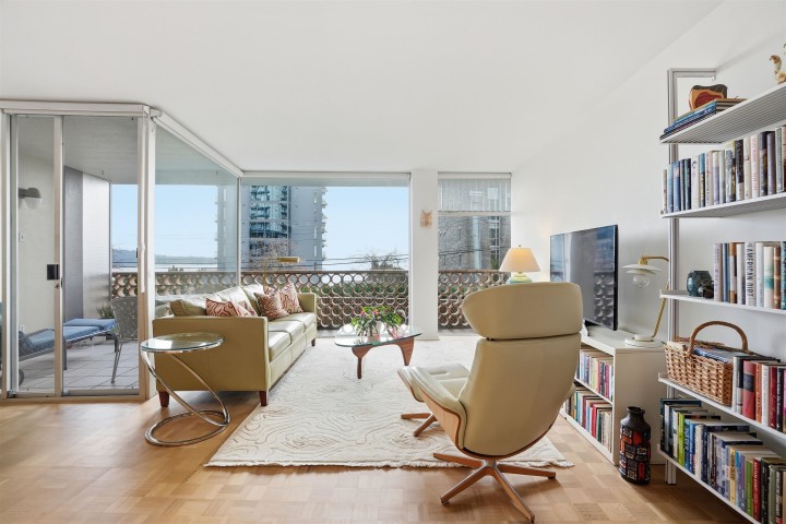 Photo 1 at 102 - 2135 Argyle Avenue, Dundarave, West Vancouver