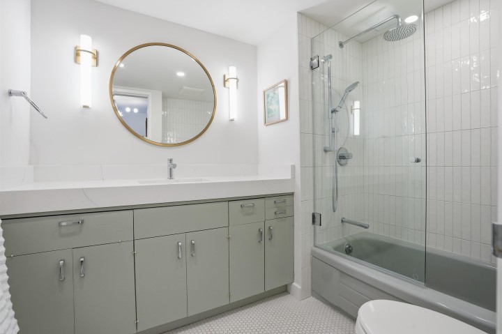 Photo 11 at 102 - 2135 Argyle Avenue, Dundarave, West Vancouver