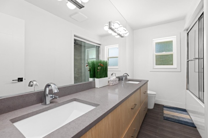 Photo 17 at 104 Bonnymuir Drive, Glenmore, West Vancouver