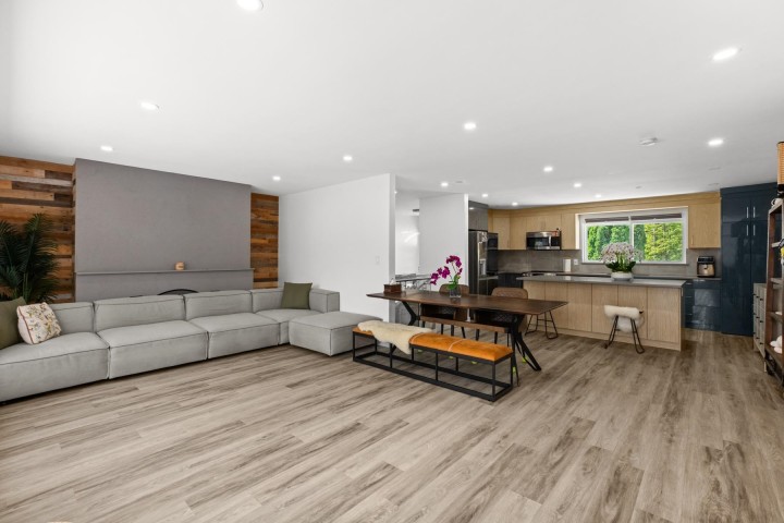 Photo 7 at 104 Bonnymuir Drive, Glenmore, West Vancouver