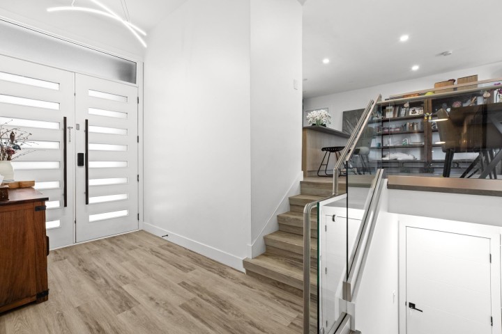 Photo 3 at 104 Bonnymuir Drive, Glenmore, West Vancouver