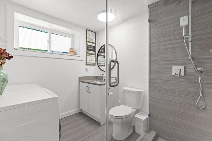 Photo 24 at 104 Bonnymuir Drive, Glenmore, West Vancouver