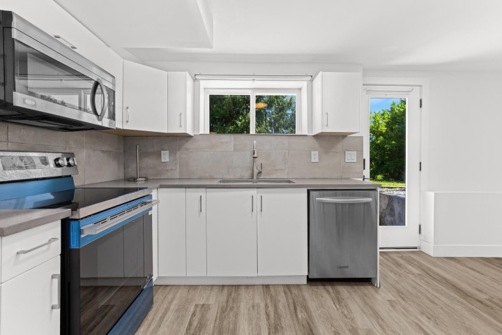 Photo 38 at 104 Bonnymuir Drive, Glenmore, West Vancouver