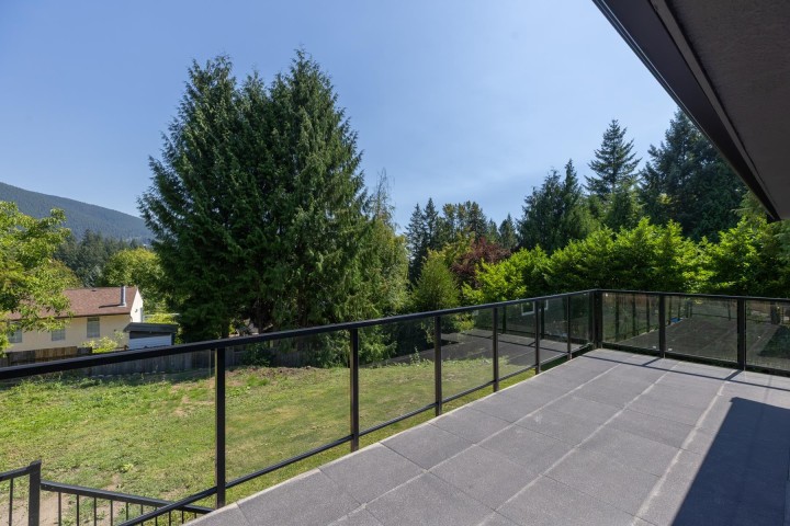 Photo 14 at 104 Bonnymuir Drive, Glenmore, West Vancouver