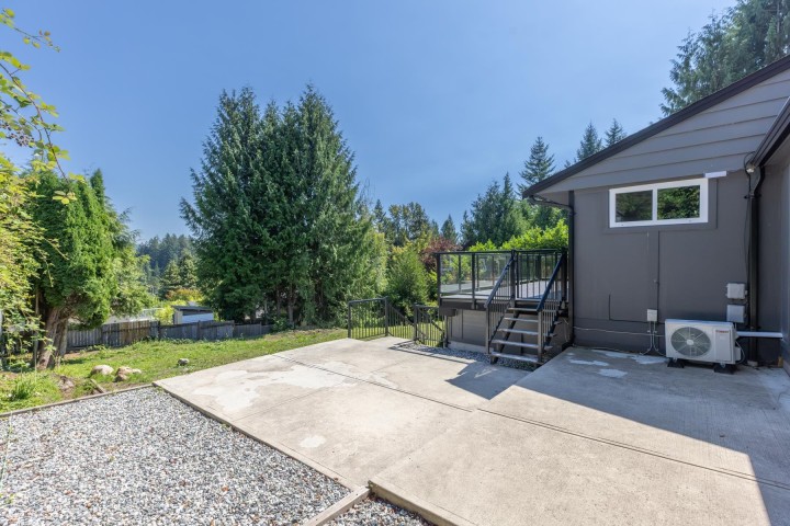 Photo 40 at 104 Bonnymuir Drive, Glenmore, West Vancouver