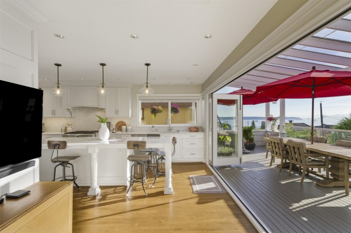 Photo 2 at 1631 22nd Street, Dundarave, West Vancouver