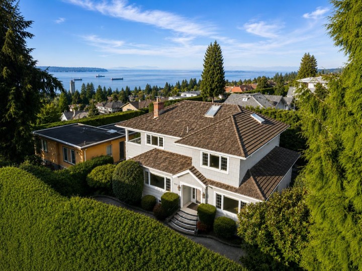 Photo 1 at 1631 22nd Street, Dundarave, West Vancouver