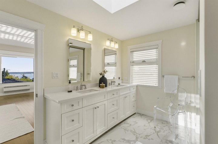 Photo 24 at 1631 22nd Street, Dundarave, West Vancouver