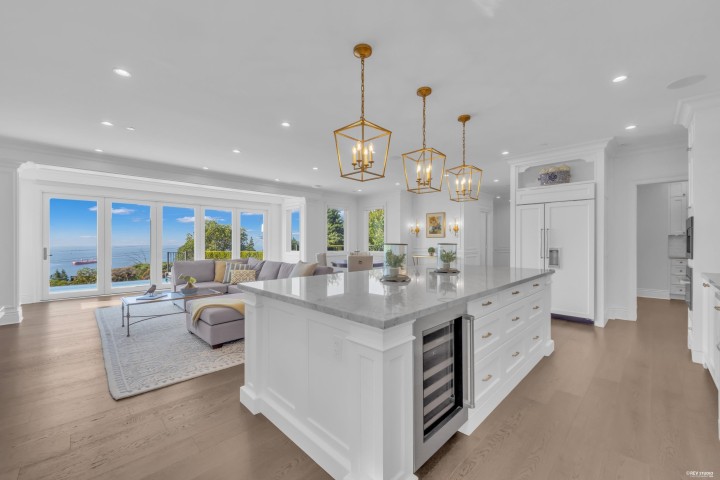 Photo 10 at 4135 Burkehill Place, Bayridge, West Vancouver