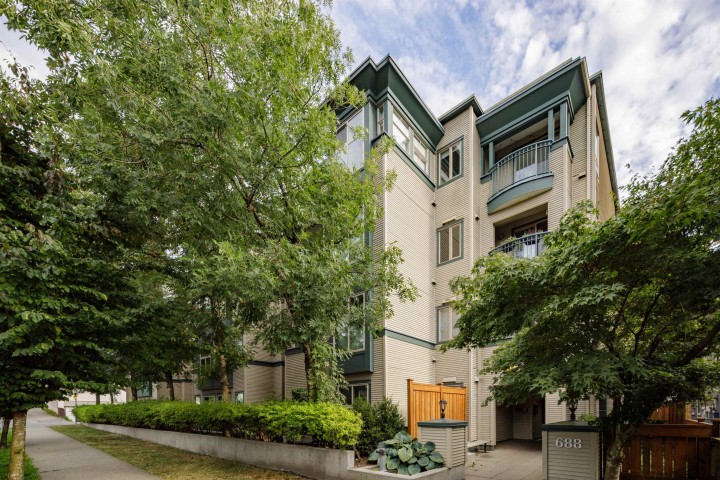 Photo 15 at 305 - 688 E 16th Avenue, Fraser VE, Vancouver East