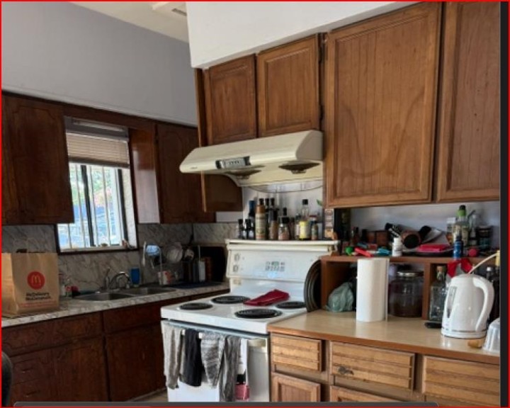Photo 3 at 5441 Dundee Street, Collingwood VE, Vancouver East