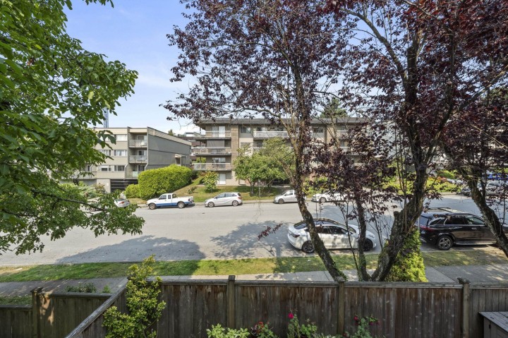 Photo 14 at 206 - 327 W 2nd Street, Lower Lonsdale, North Vancouver