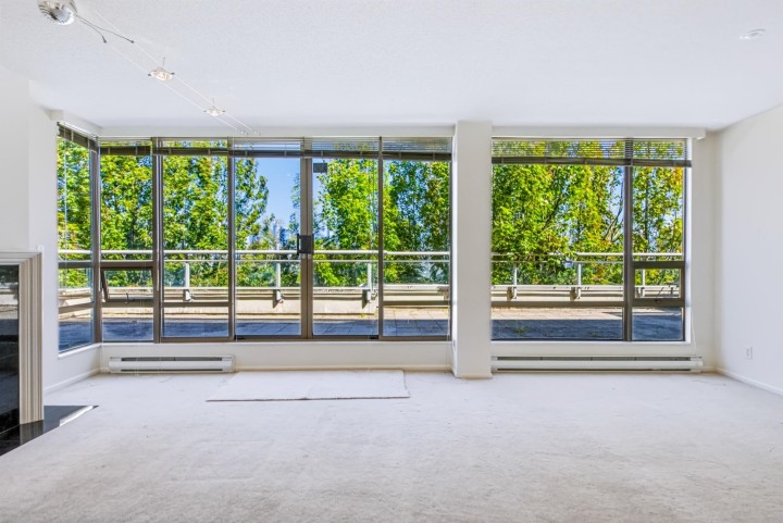 Photo 3 at PH1 - 2438 Heather Street, Fairview VW, Vancouver West