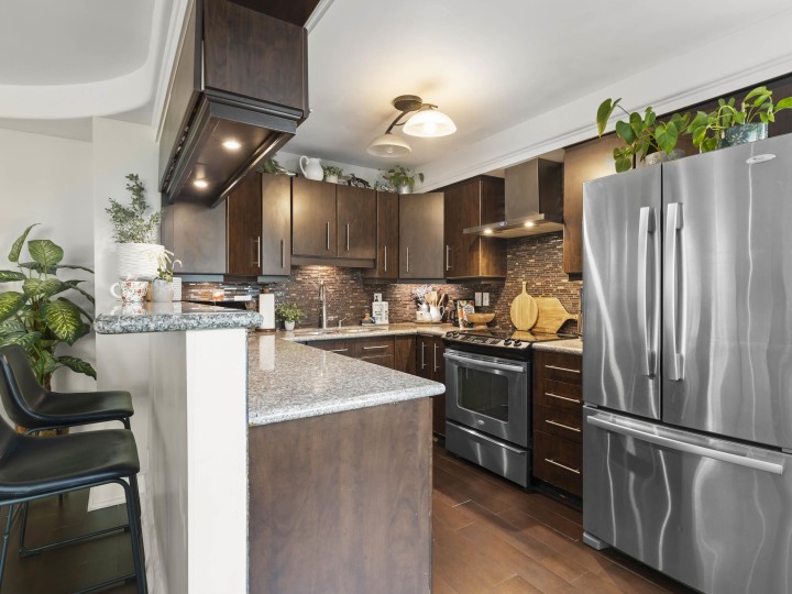 Photo 13 at 102 - 2528 E Broadway, Renfrew Heights, Vancouver East