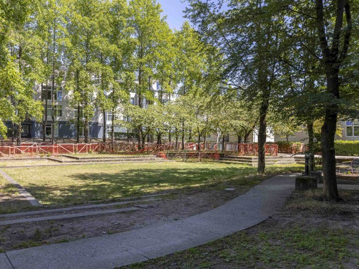 Photo 5 at 102 - 2528 E Broadway, Renfrew Heights, Vancouver East