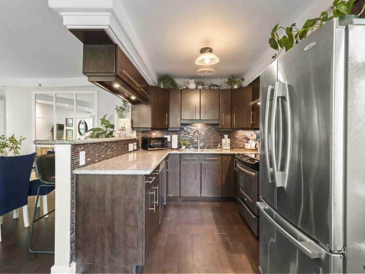 Photo 14 at 102 - 2528 E Broadway, Renfrew Heights, Vancouver East