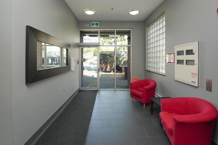 Photo 13 at 403 - 2408 E Broadway, Renfrew Heights, Vancouver East