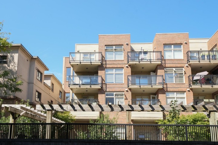 Photo 15 at 403 - 2408 E Broadway, Renfrew Heights, Vancouver East